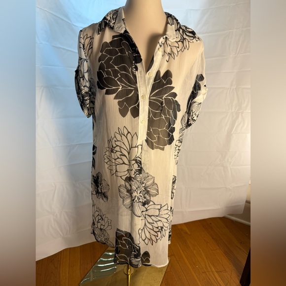 New York & Company Black and White Floral Swim Coverup - Picture 1 of 6